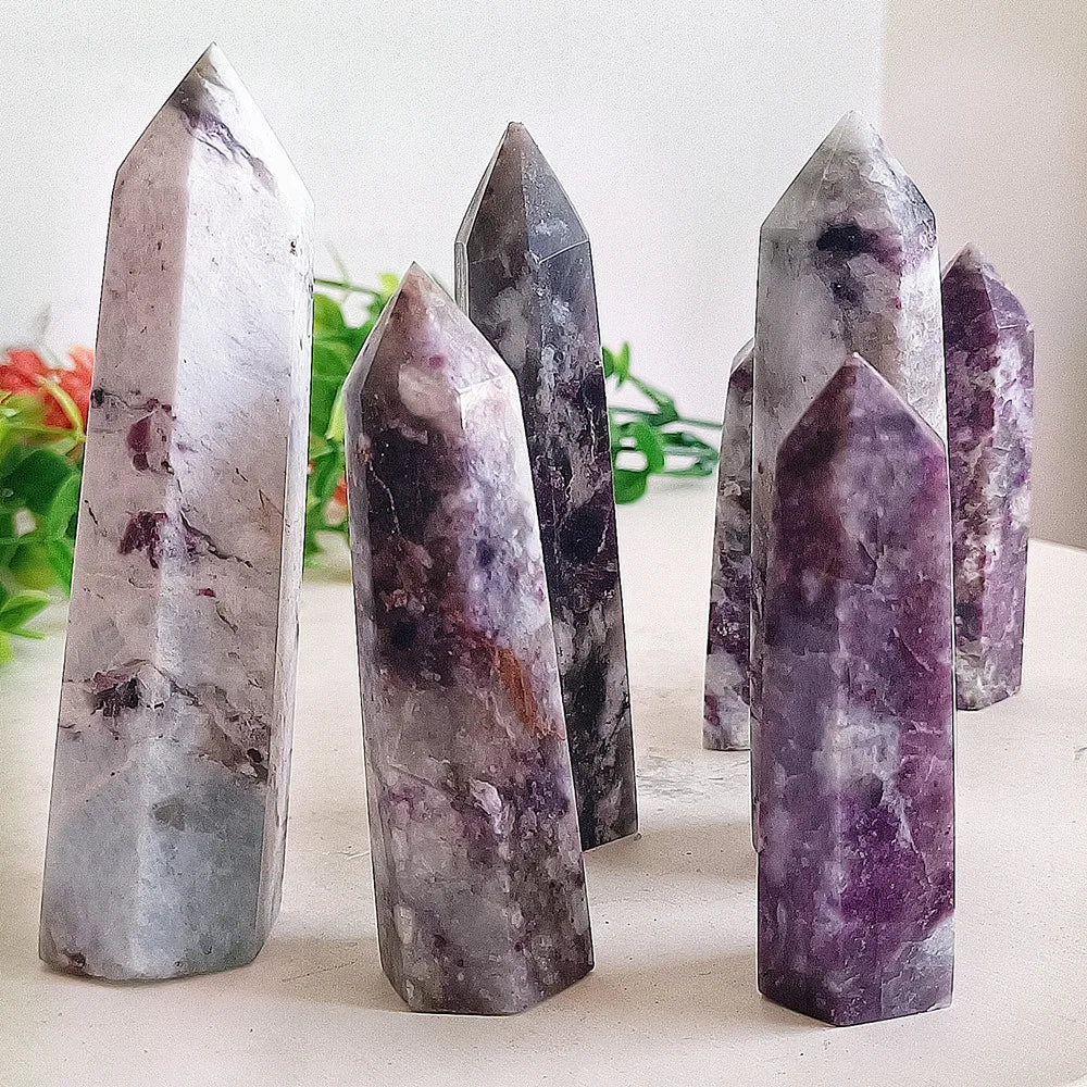 Natural plum blossom tourmaline is used for home room decoration, aromatherapy, and aquarium quartz crystal gifts