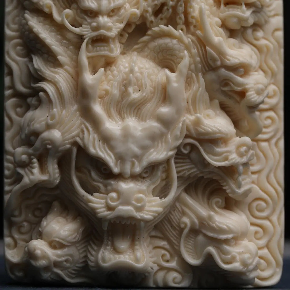 New High-End Style, Non Fading, Washable Ivory Fruit Carving, Dragon Pointed Antique Pendant, Men's And Women's Styles