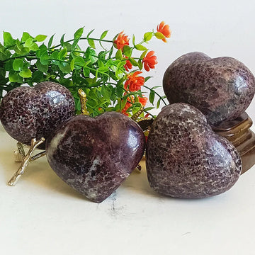 Natural garnet polished heart-shaped crystal quartz mineral restoration spiritual decoration